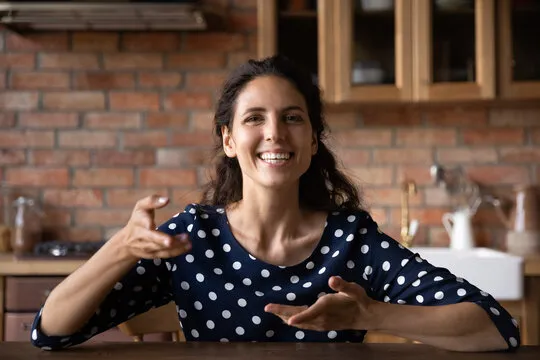 网红分析师 李静